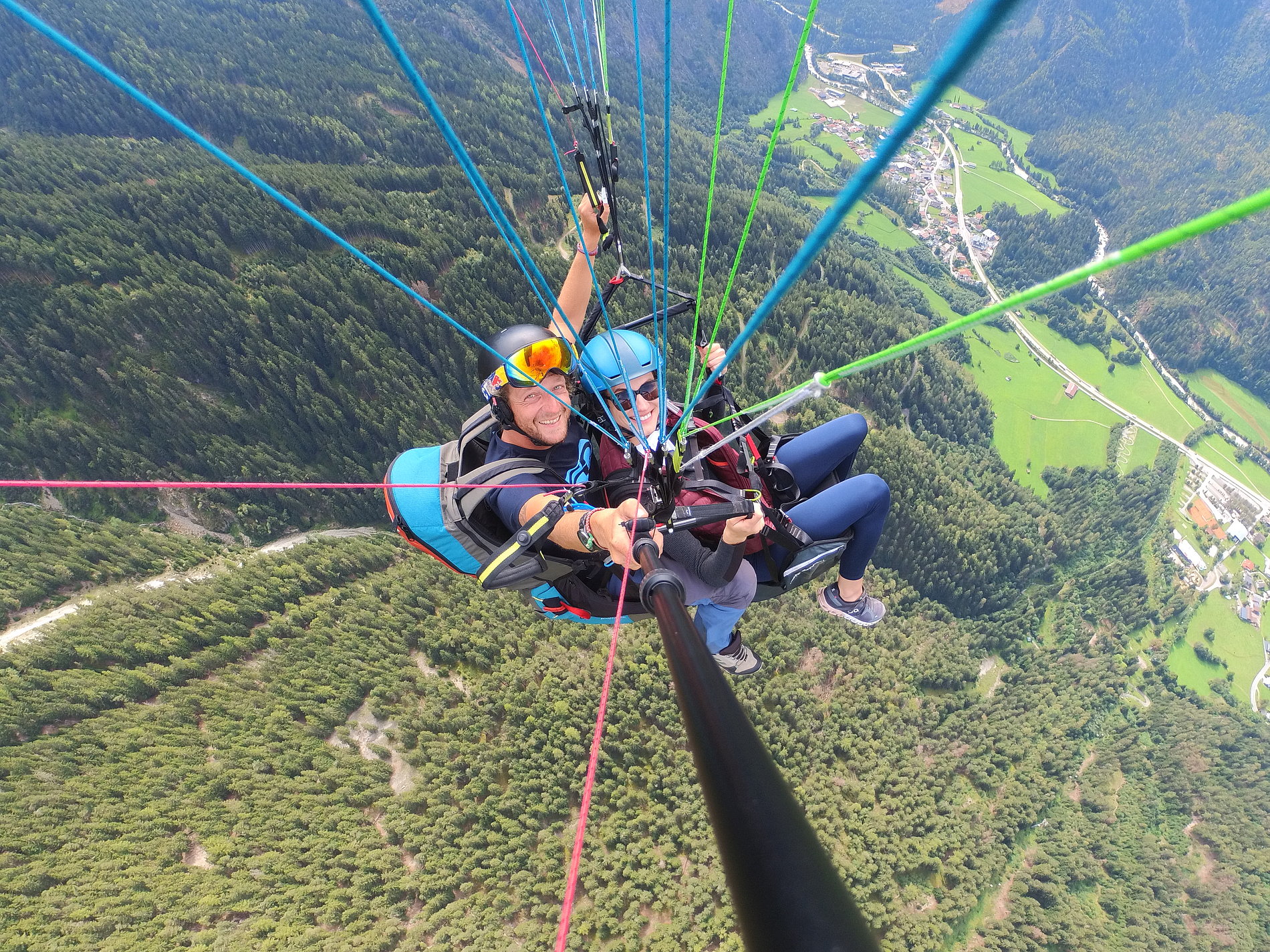 [Translate to Italienisch:] Fliegen im Ötztal