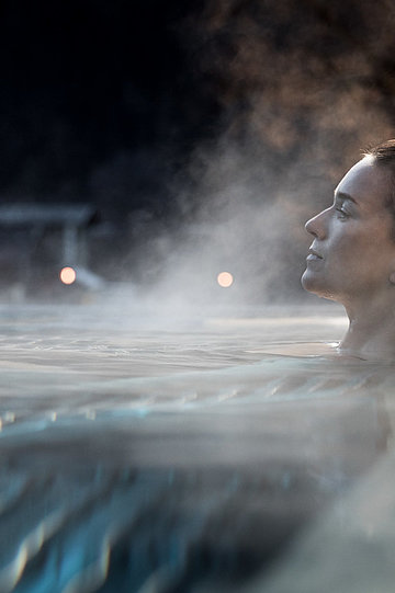 Benessere & relax nella piscina esterna a Oetz