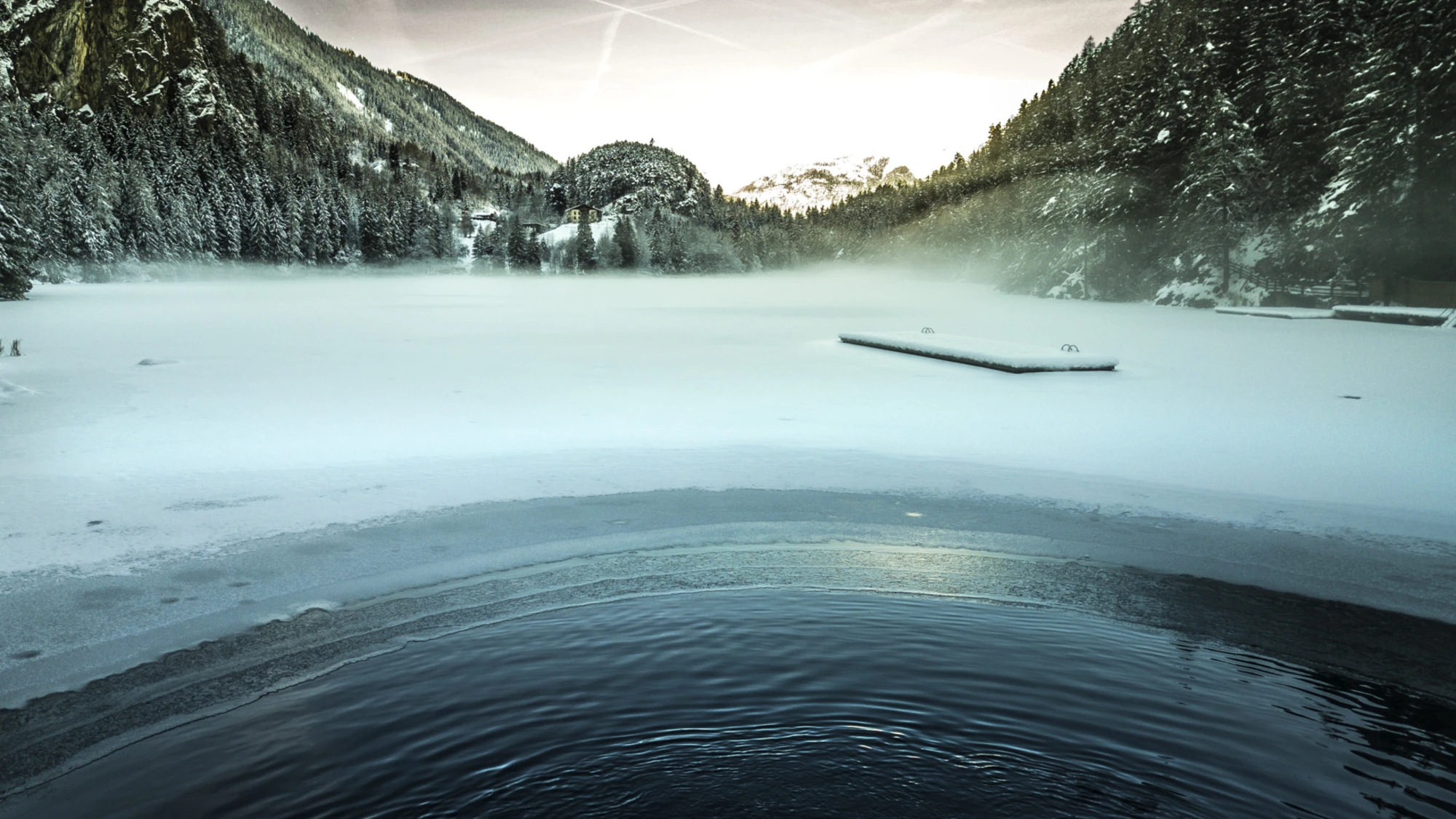 Piburger See vereist Oetz im Winter