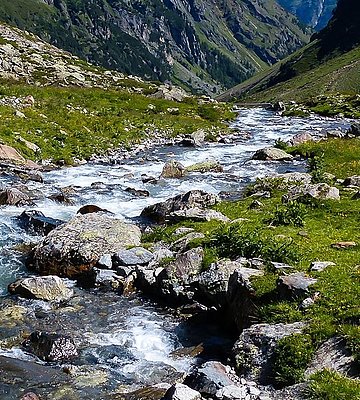 [Translate to Italienisch:] Gebirgsbach in den Ötztaler Alpen