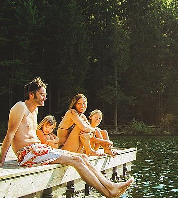 [Translate to Italienisch:] Badespaß für die ganze Familie am Piburger See