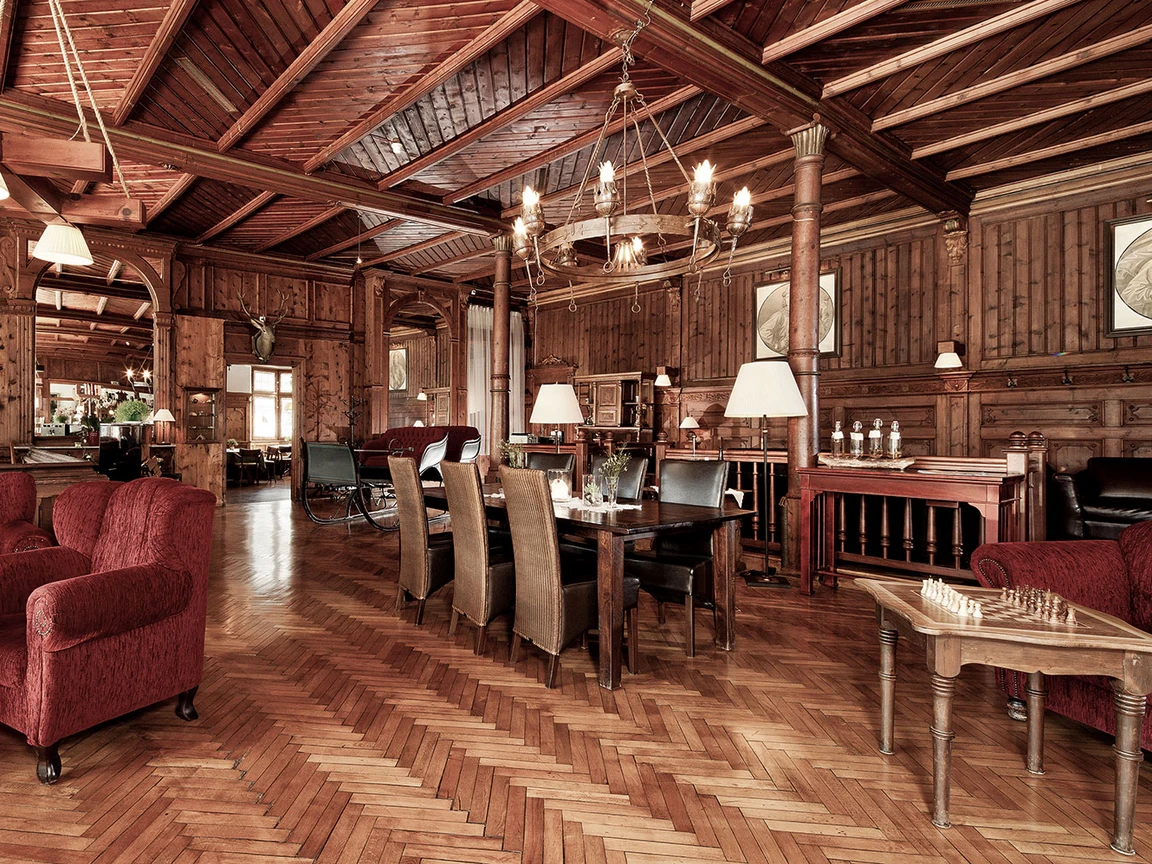 [Translate to English:] Historische Bar Posthotel Kassl in Oetz